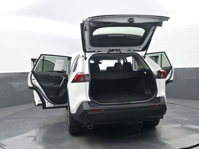 Used 2025 Toyota RAV4 LE image 33