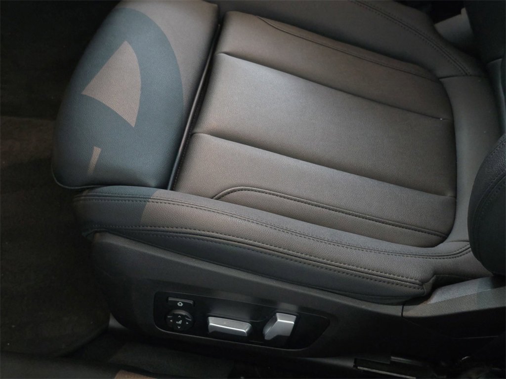 Used 2020 BMW 330i xDrive Sedan w/ Convenience Package image 30