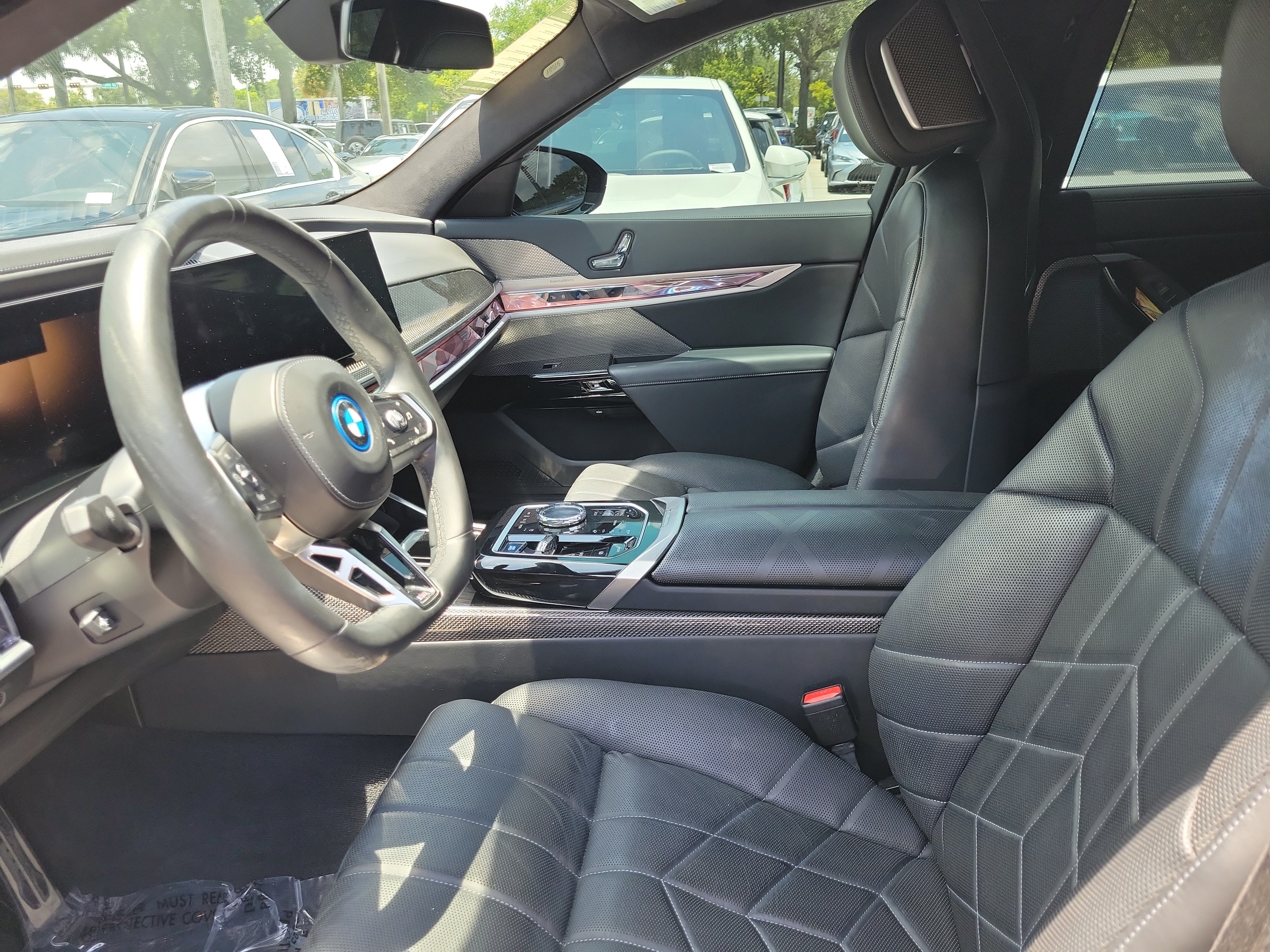 Used 2023 BMW i7 xDrive60 AWD/4WD image 11
