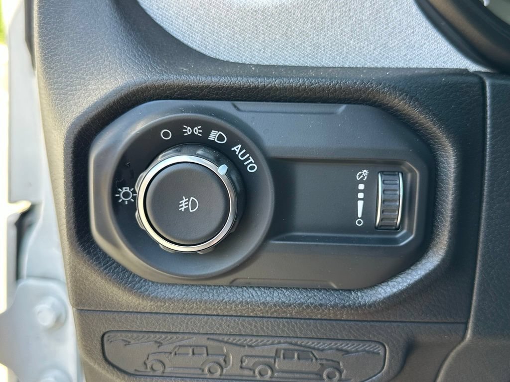 Used 2024 Jeep Wrangler Unlimited Sport AWD/4WD image 31