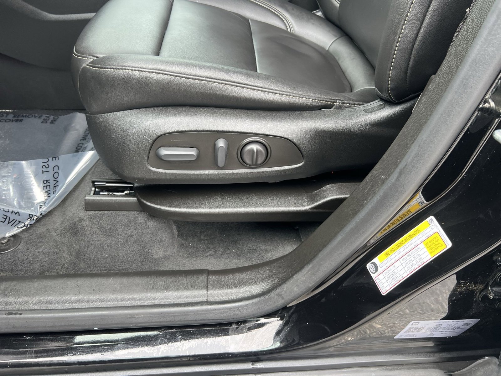 Used 2023 Chevrolet Traverse LT image 14