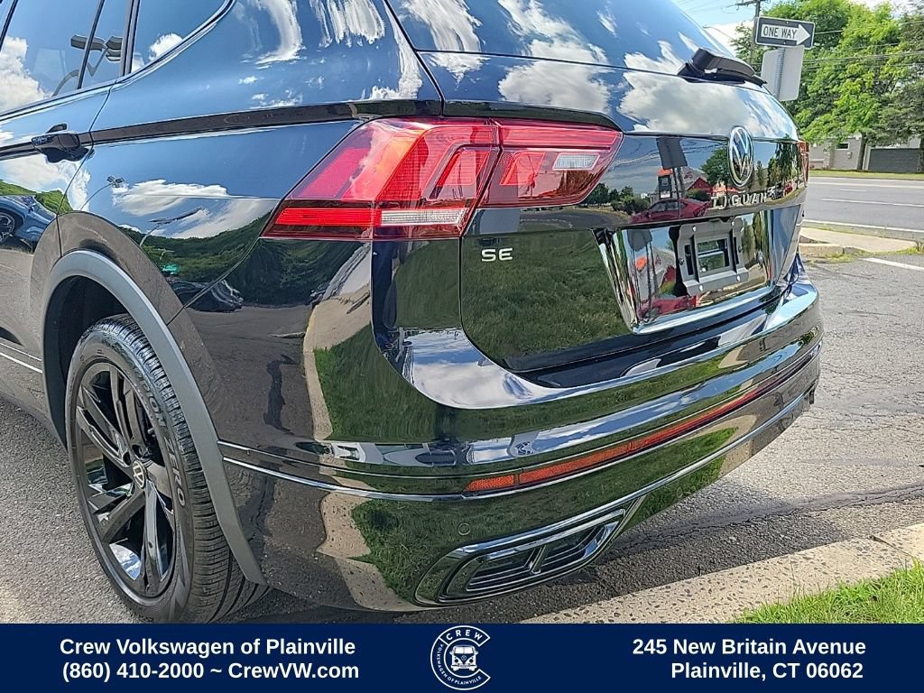 Certified 2024 Volkswagen Tiguan SE R-Line AWD/4WD image 27