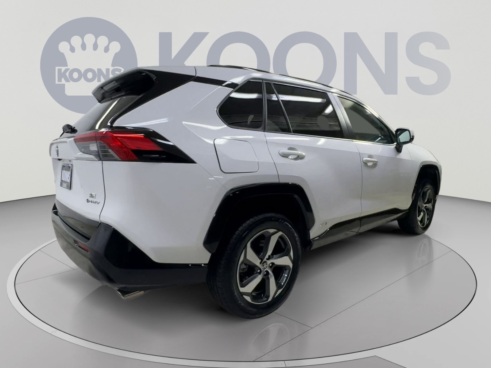 Used 2025 Toyota RAV4 SE w/ Weather & Moonroof Package AWD/4WD image 11