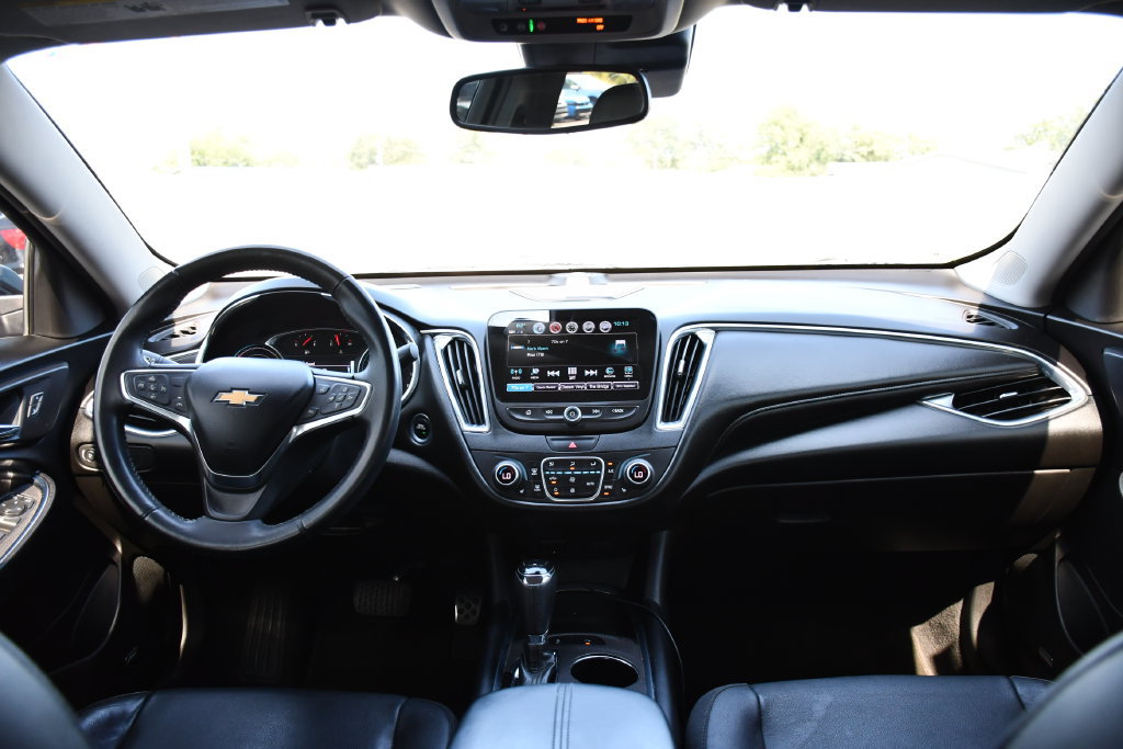 Used 2018 Chevrolet Malibu Hybrid w/ Leather Package FWD image 20