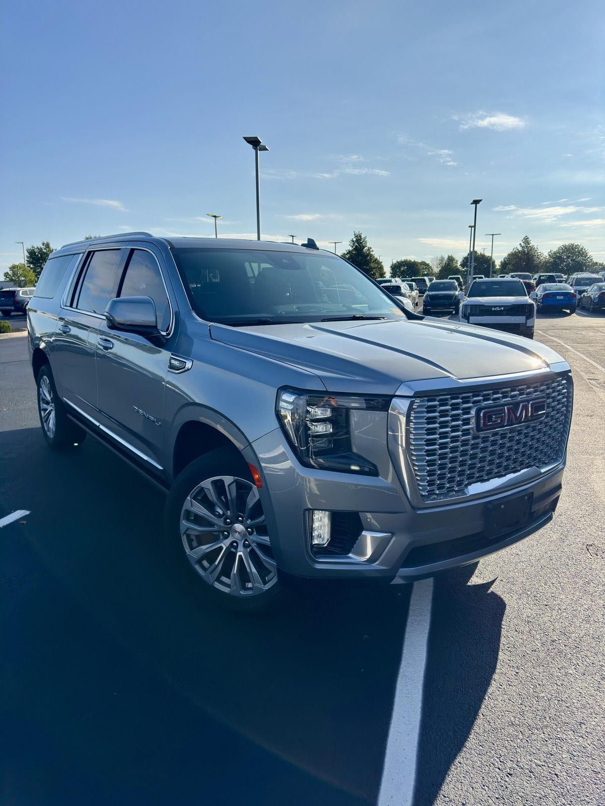 Used 2023 GMC Yukon XL Denali AWD/4WD image 7