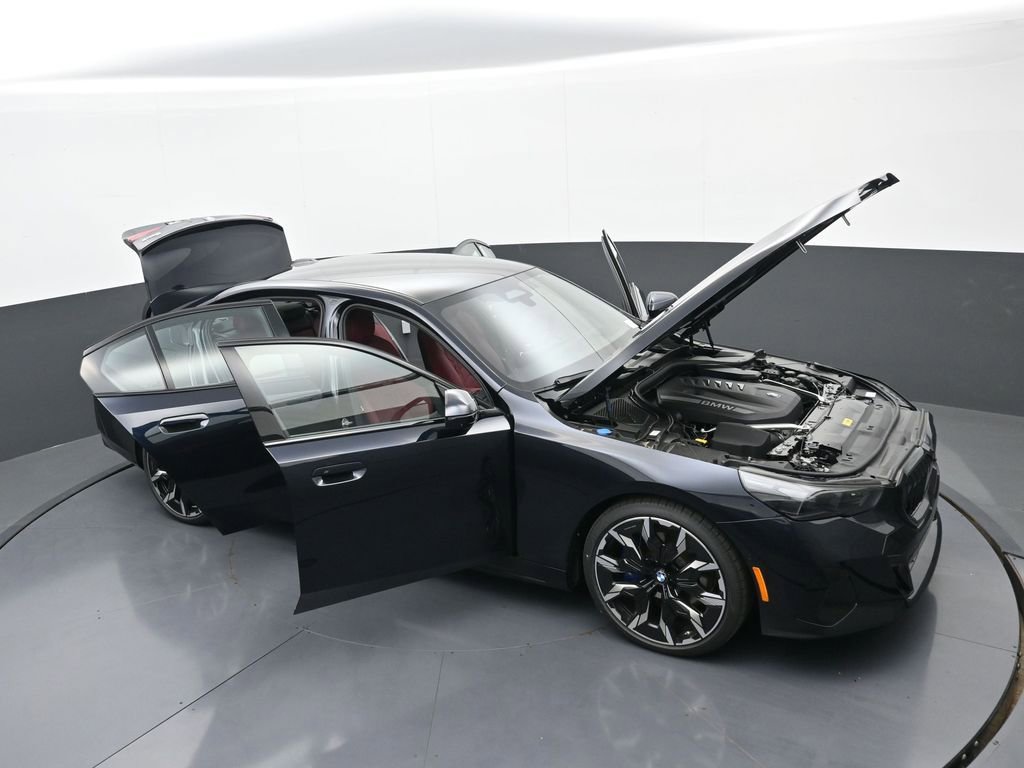 New 2026 BMW 550e xDrive AWD/4WD image 37