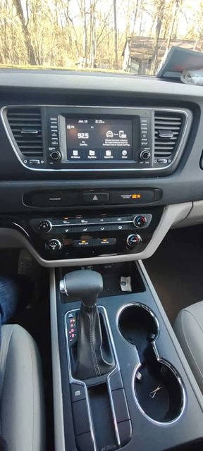 Used 2019 Kia Sedona L image 23