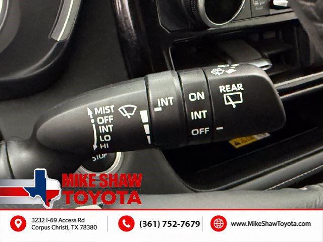 Used 2024 Toyota Highlander XLE FWD image 12