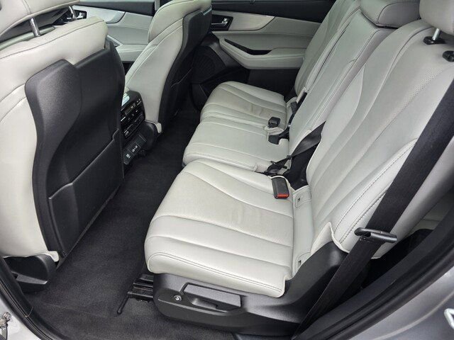 Used 2023 Acura MDX FWD w/ Technology Package image 16
