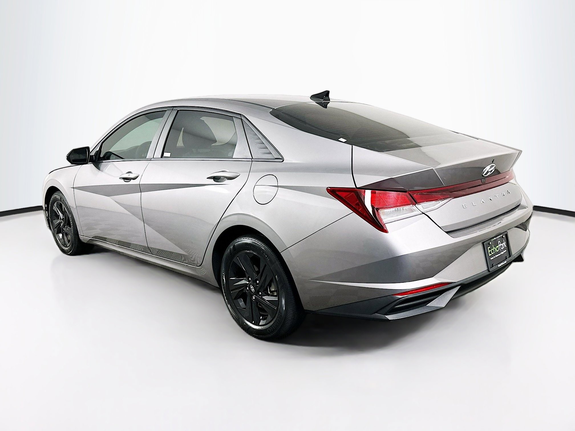 Used 2022 Hyundai Elantra SEL FWD image 5