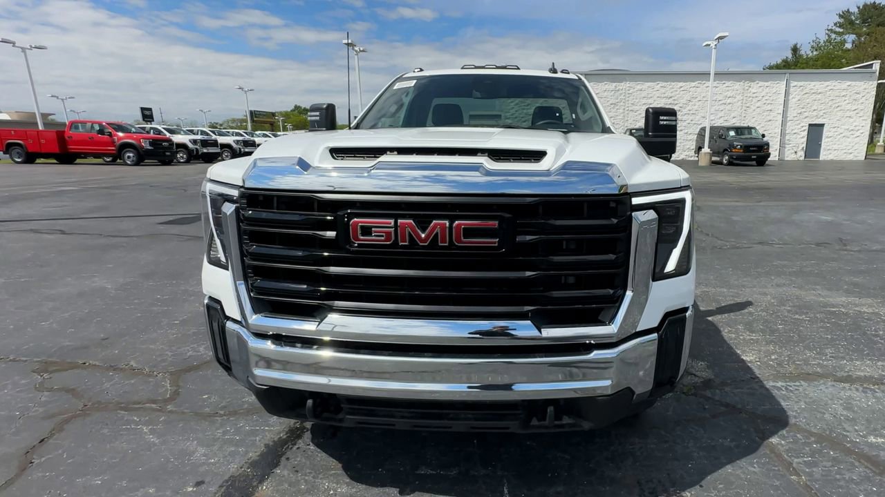 New 2025 GMC Sierra 2500 Pro w/ Convenience Package image 3