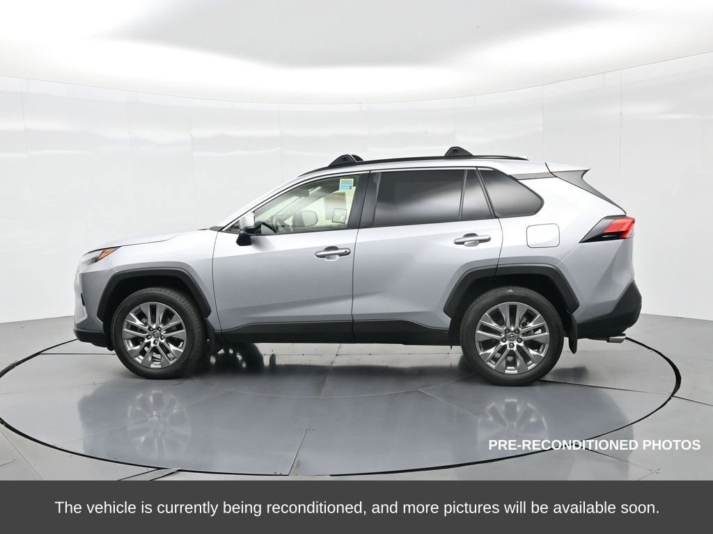 Used 2023 Toyota RAV4 XLE Premium image 10
