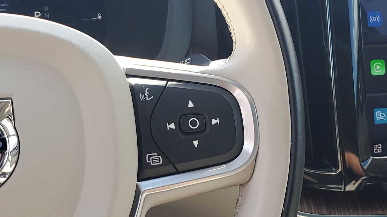 Used 2022 Volvo XC60 T8 Inscription Expression w/ Advanced Package image 25