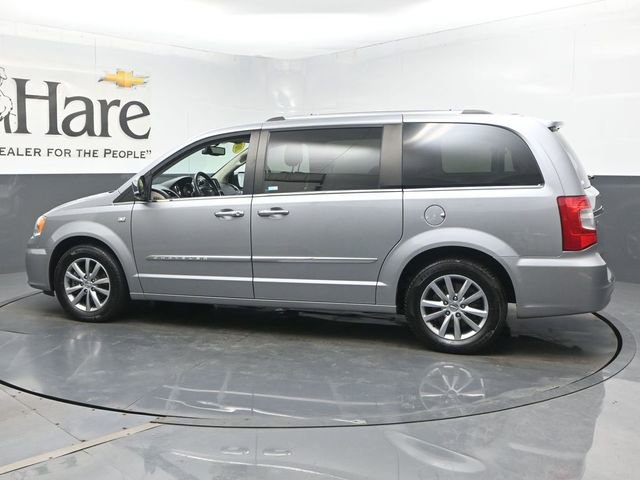 Used 2014 Chrysler Town & Country Touring-L image 52