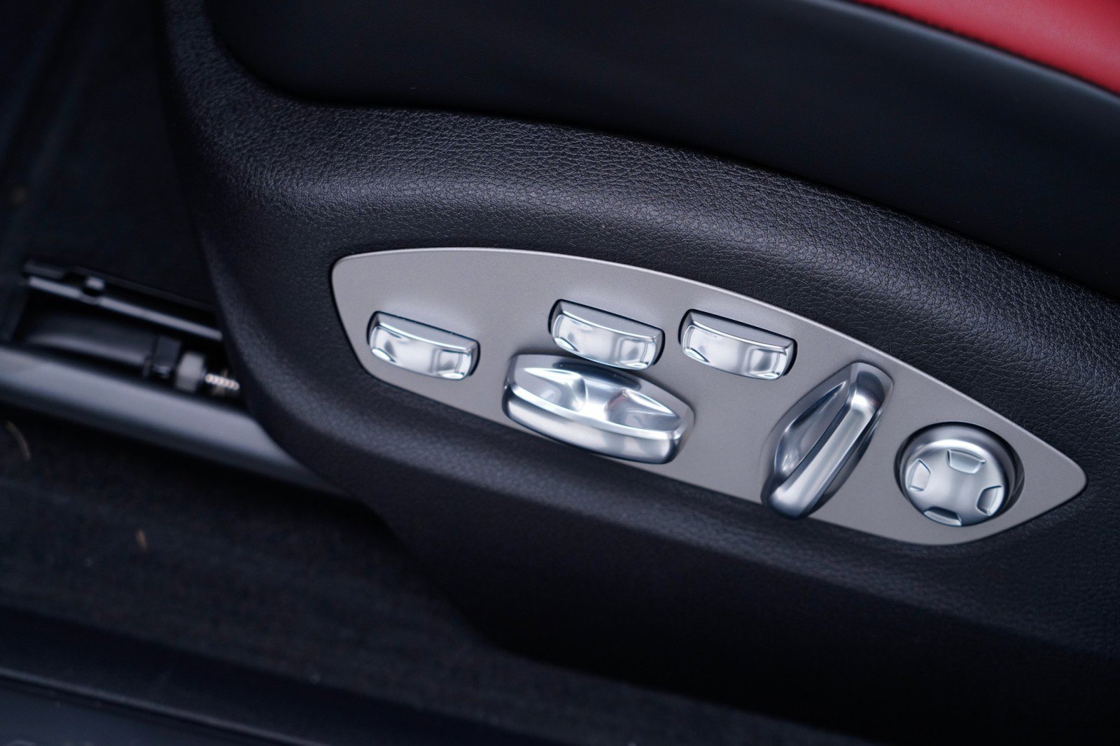 New 2026 Porsche Macan image 15