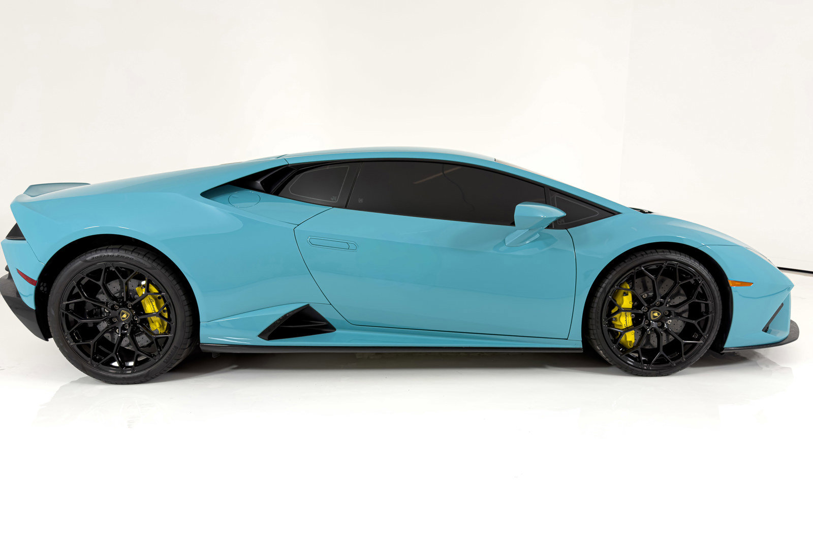 Used 2021 Lamborghini Huracan EVO image 7