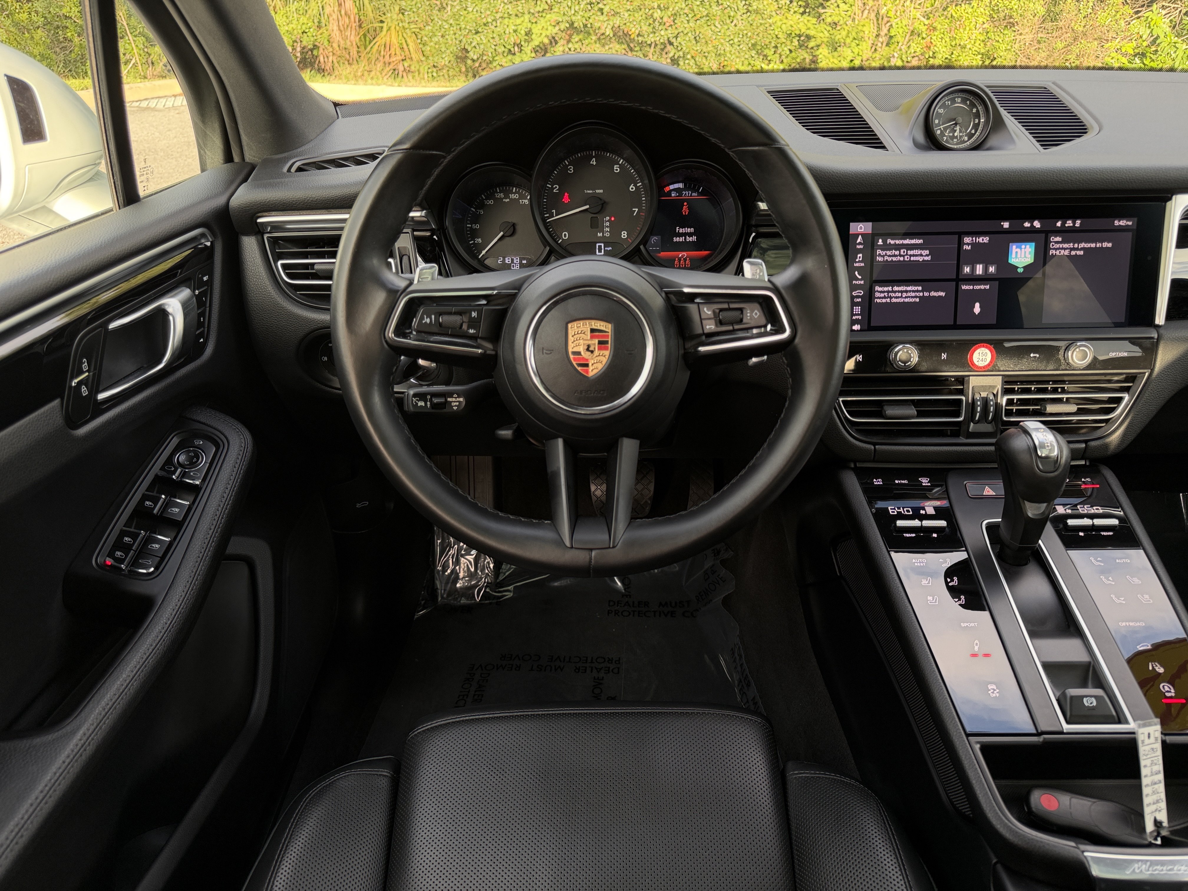 Used 2023 Porsche Macan AWD/4WD image 15
