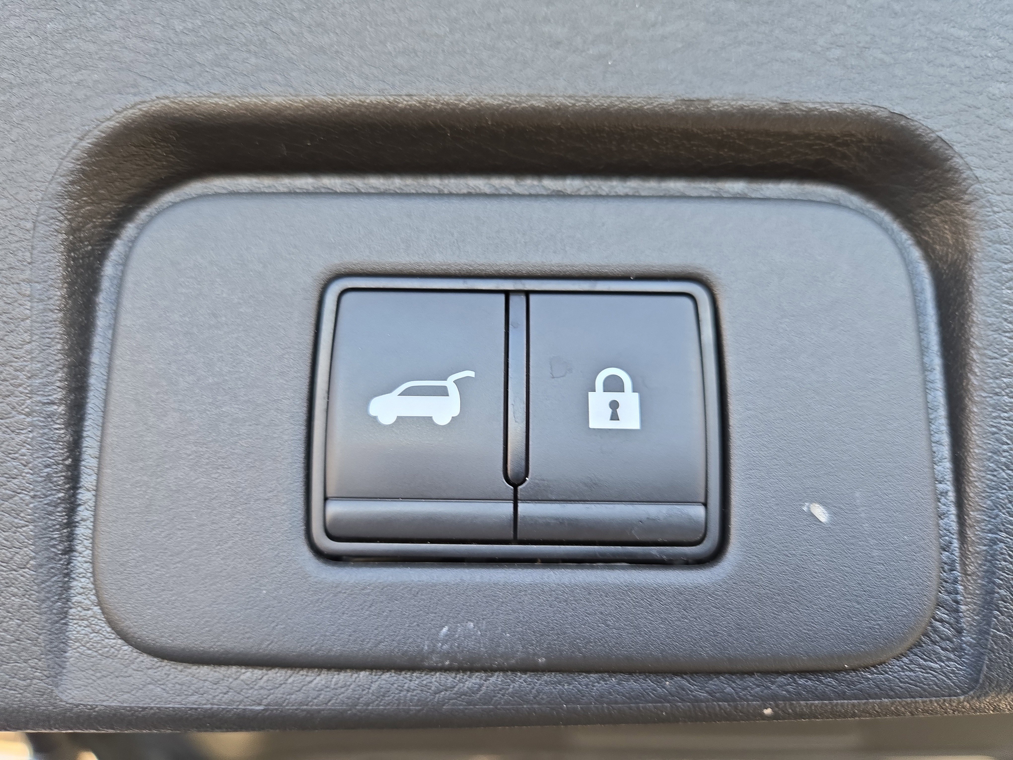 Certified 2025 Nissan Rogue SV w/ SV Premium Package image 11