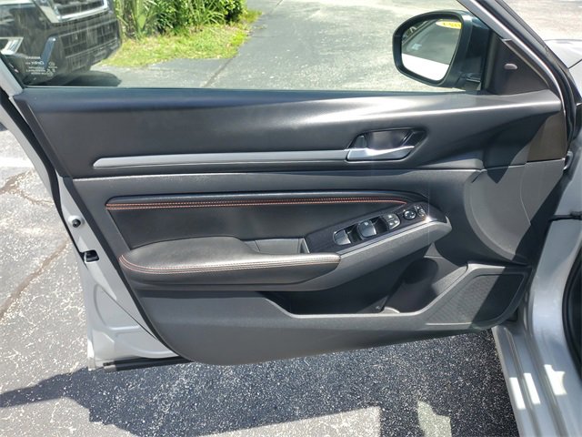 Used 2023 Nissan Altima 2.5 SR image 8