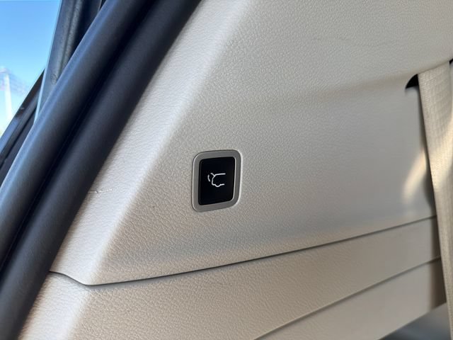 Used 2023 Chrysler Pacifica Touring-L FWD image 42