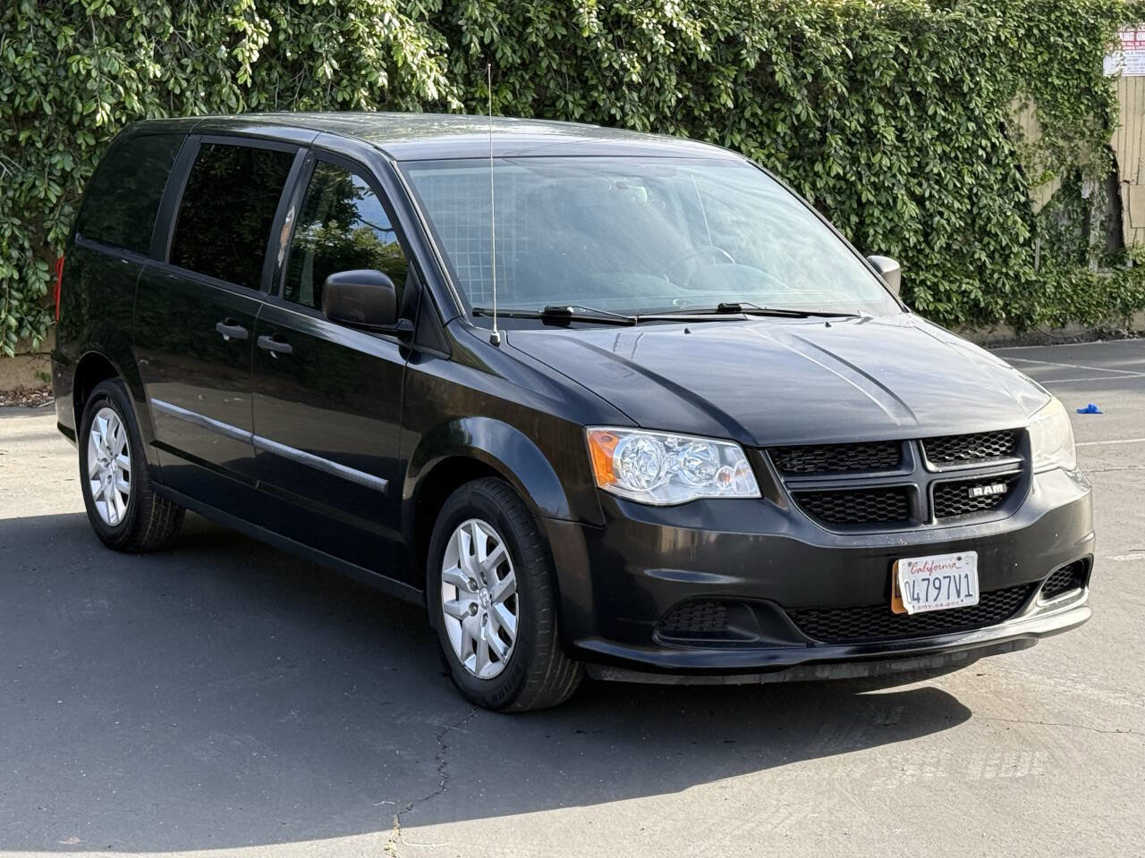 Used 2015 RAM C/V Tradesman w/ UConnect Hands-Free Group image 2