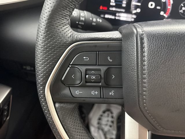 Used 2025 Toyota Tundra Limited AWD/4WD image 11