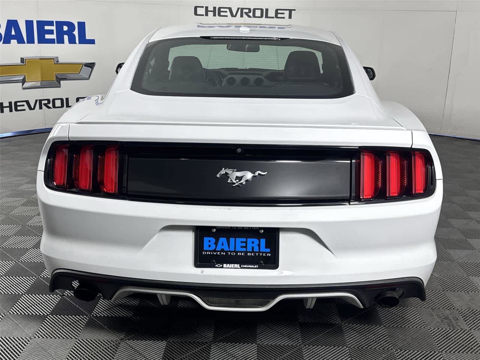Used 2017 Ford Mustang Premium image 4