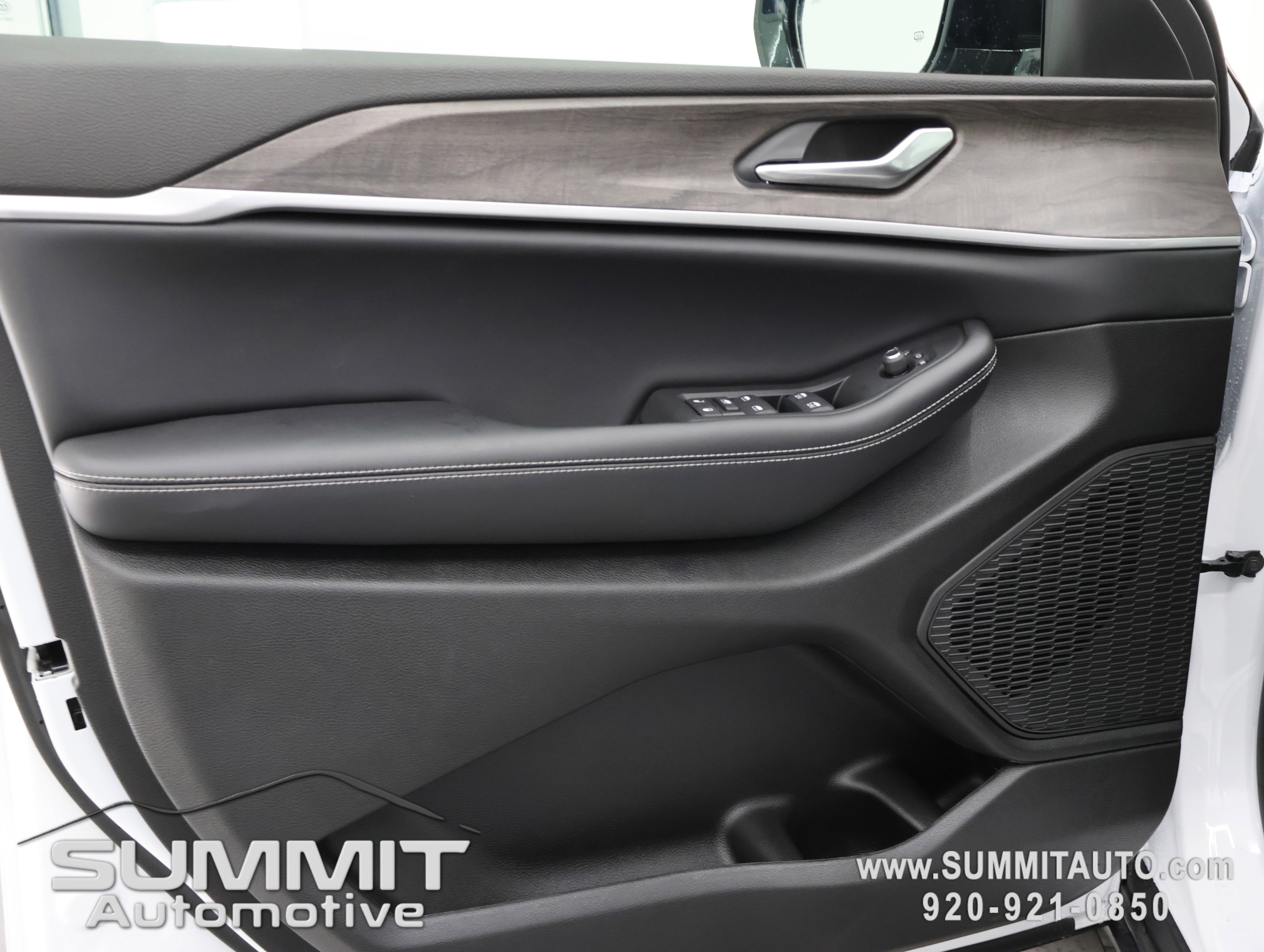 New 2026 Jeep Grand Cherokee L Laredo Altitude image 37