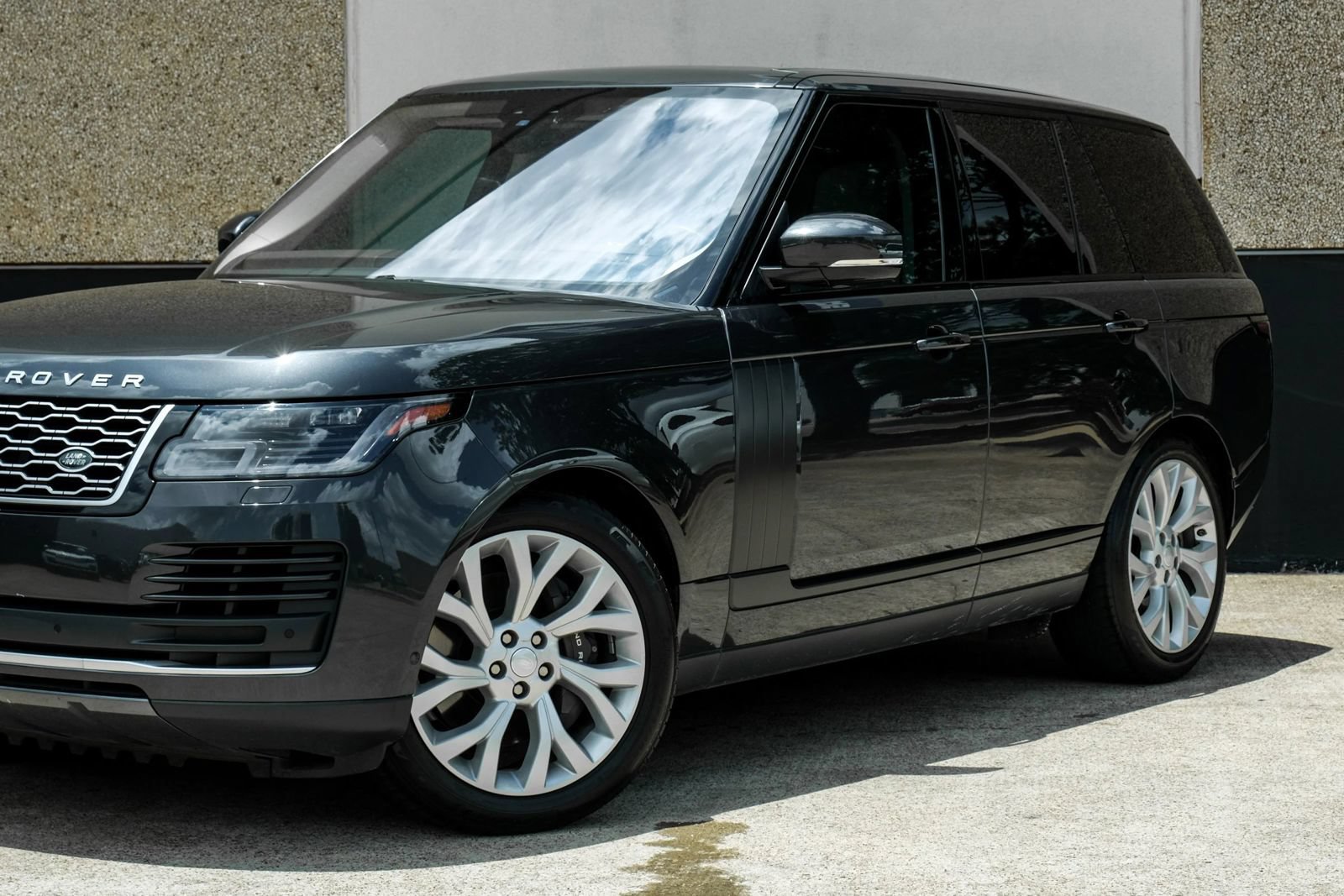 Used 2019 Land Rover Range Rover Supercharged AWD/4WD image 6
