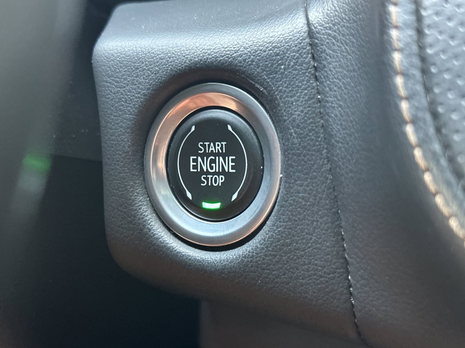 Used 2023 GMC Yukon AT4 w/ AT4 Premium Plus Package AWD/4WD image 26