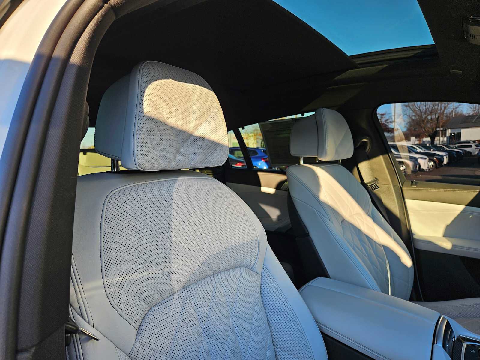 Used 2025 BMW X6 M60i image 4