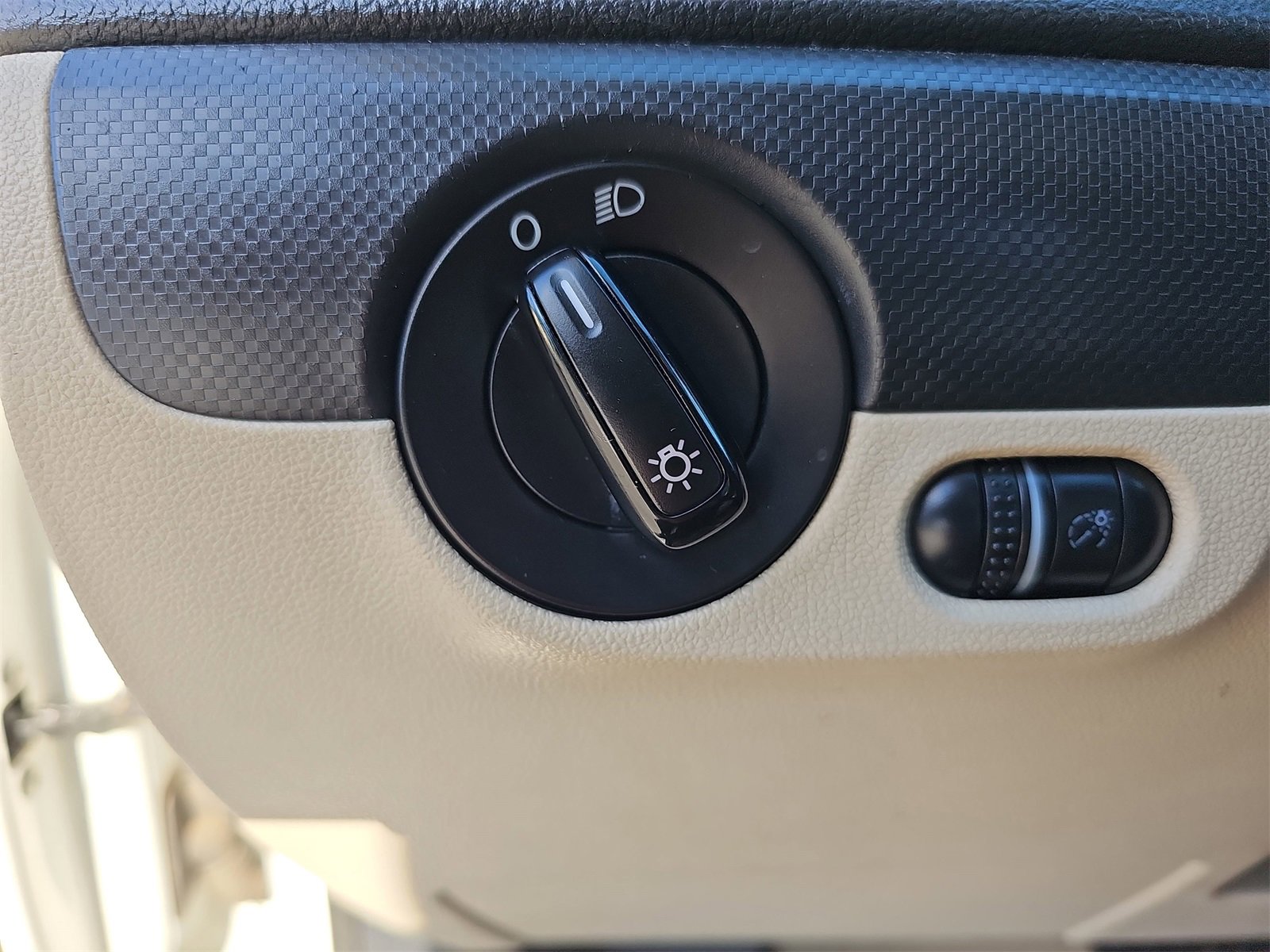 Used 2014 Volkswagen Jetta SE image 22