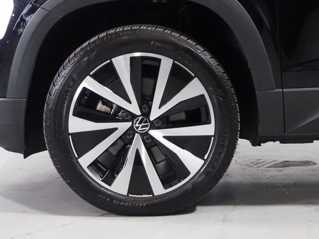 Used 2024 Volkswagen Taos SE image 39