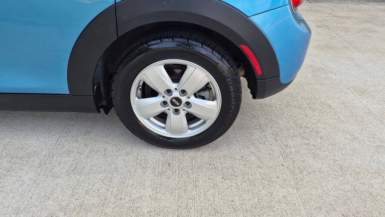 Used 2015 MINI Cooper 4-Door Hardtop FWD image 13