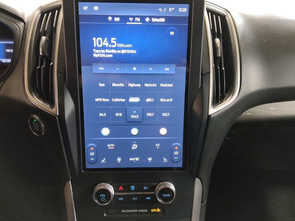 Used 2023 Ford Edge SEL image 25