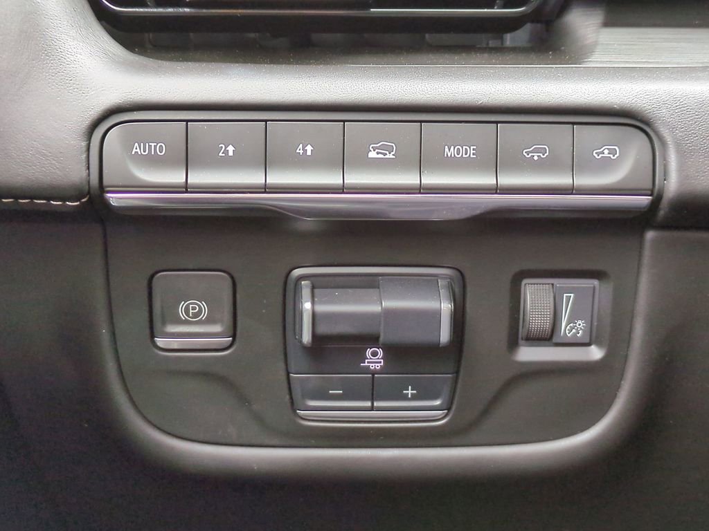 Used 2023 Cadillac Escalade ESV Sport Platinum image 25