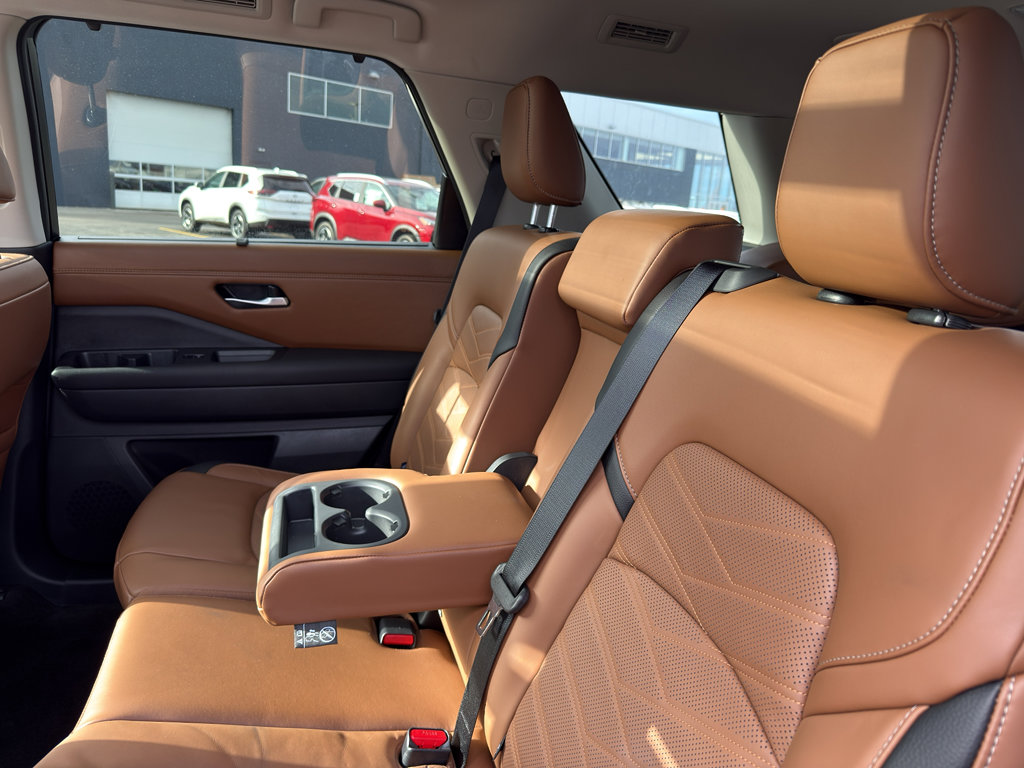 Certified 2025 Nissan Pathfinder Platinum w/ Cargo Package image 33