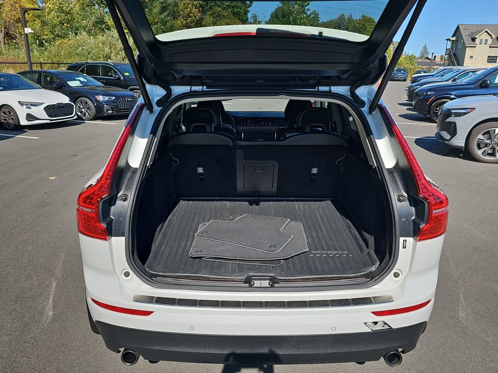 Used 2018 Volvo XC60 T5 Momentum w/ Vision Package AWD/4WD image 22