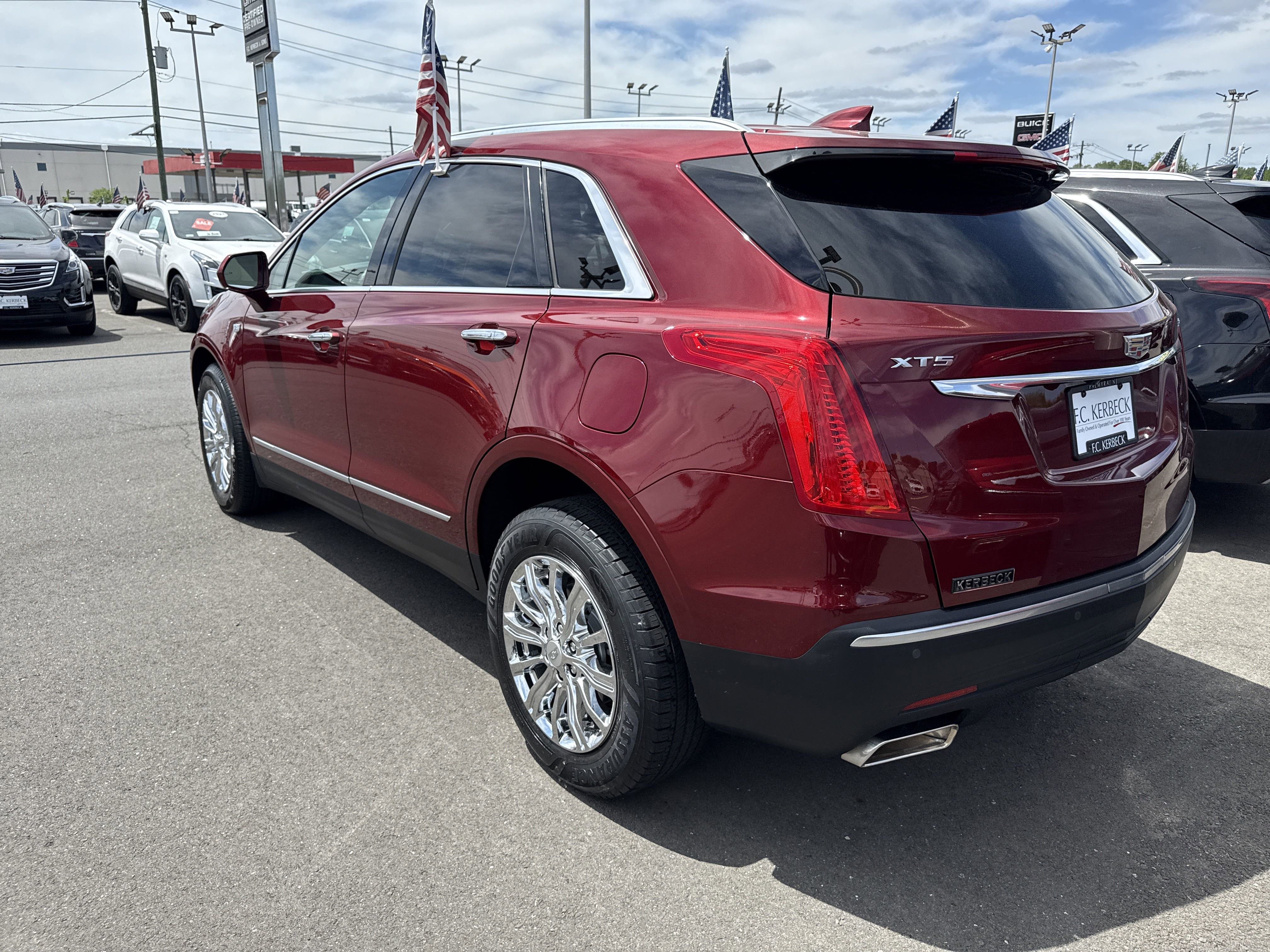 Used 2018 Cadillac XT5 Luxury w/ Driver Awareness Package image 8
