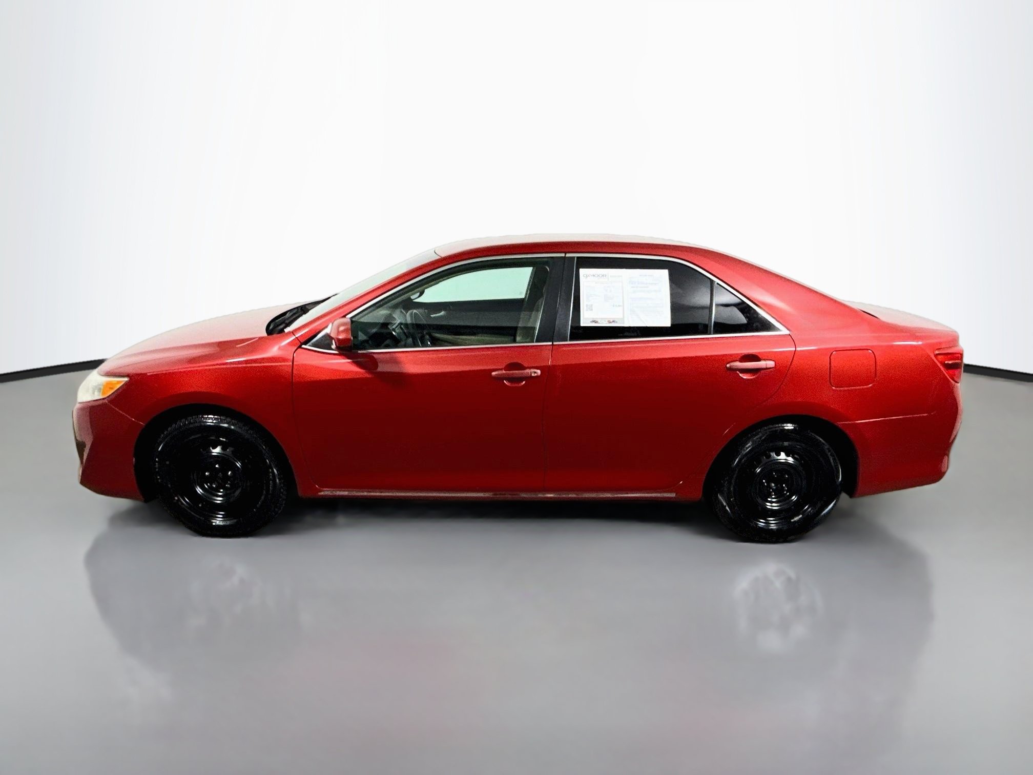 Used 2013 Toyota Camry LE FWD image 4