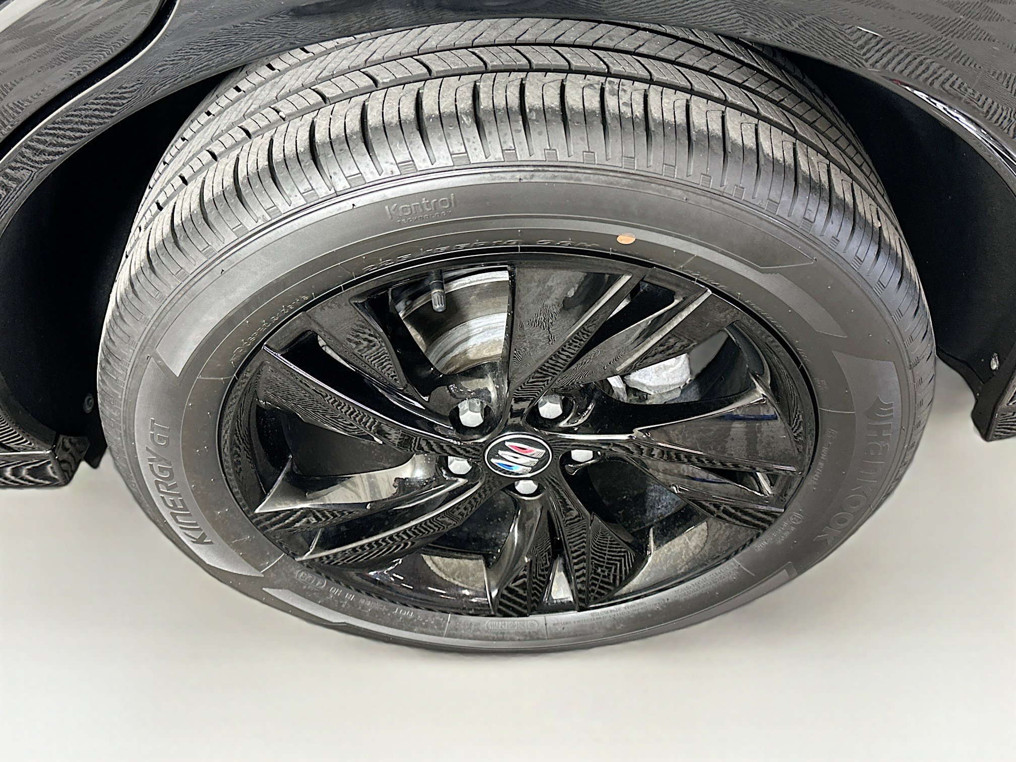 Used 2024 Buick Encore GX Sport Touring image 11