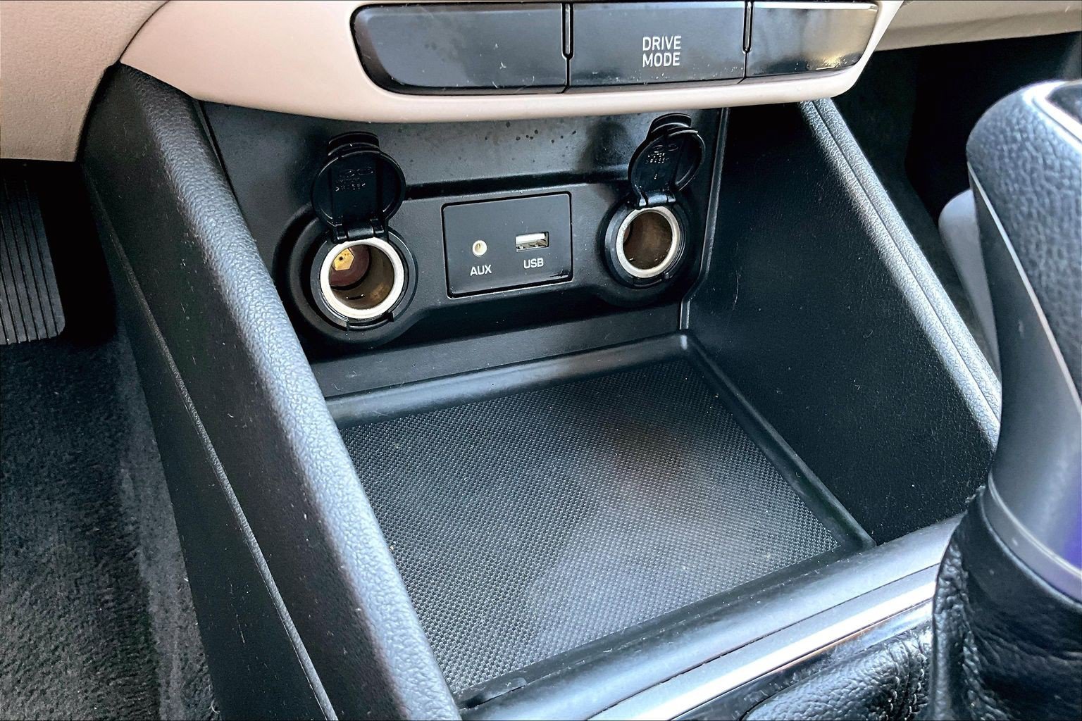 Used 2022 Hyundai Accent SE w/ Cargo Package FWD image 23