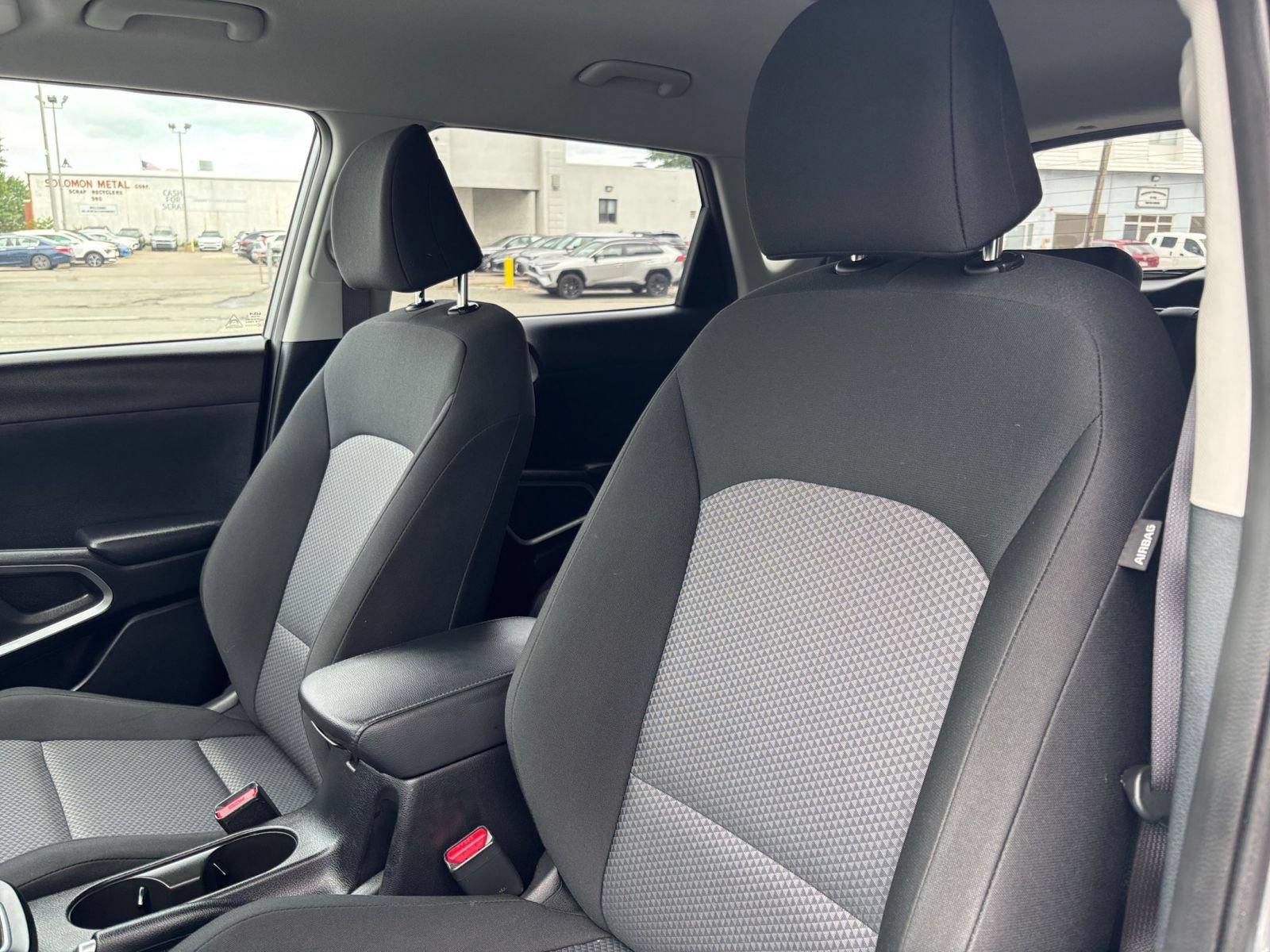 Used 2025 Kia Soul LX w/ LX Technology Package FWD image 26