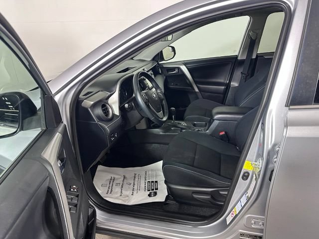 Used 2016 Toyota RAV4 XLE AWD/4WD image 19