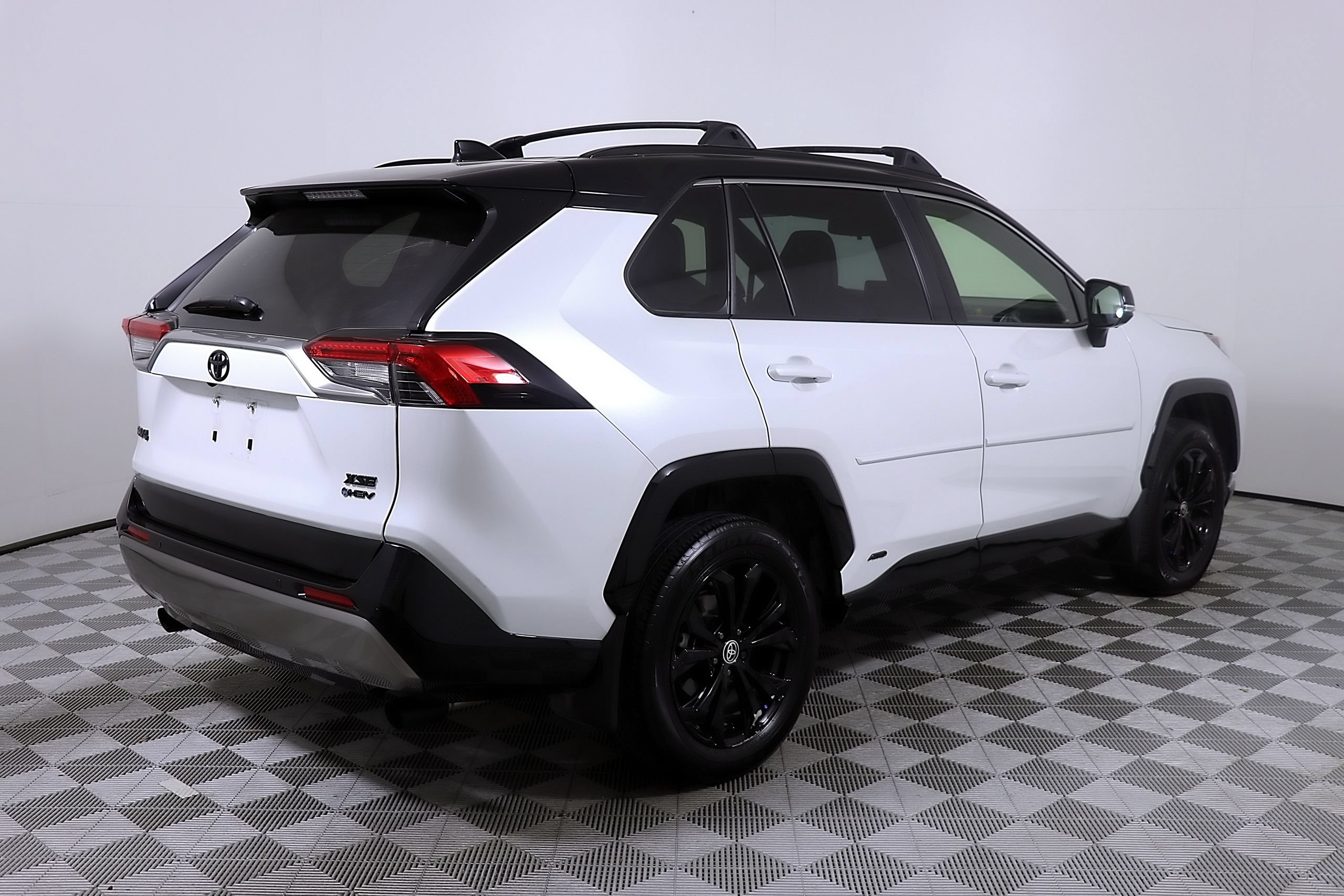 Used 2025 Toyota RAV4 XSE w/ Advanced Technology Package AWD/4WD image 7