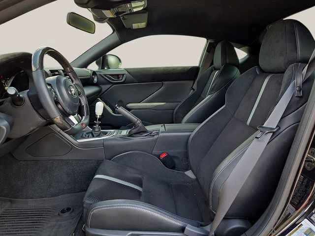 Used 2025 Toyota GR86 Premium RWD image 15