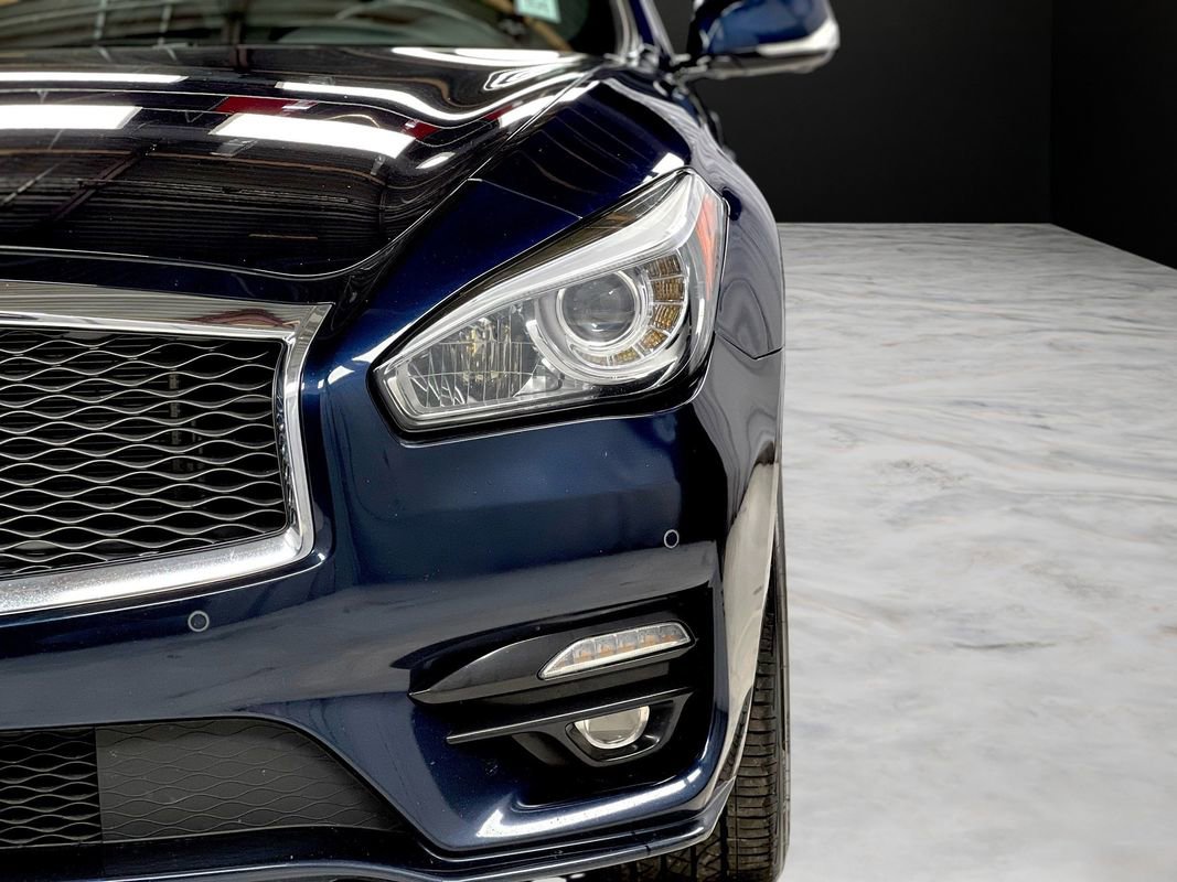 Used 2019 INFINITI Q70 Luxe AWD/4WD image 11