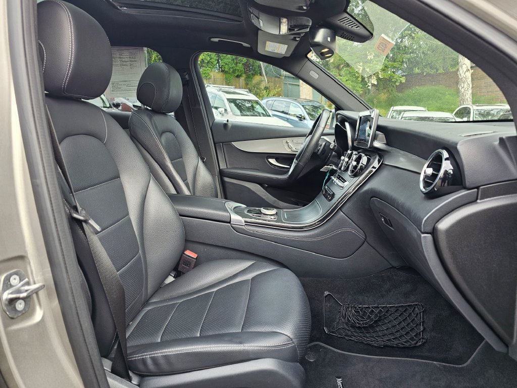 Used 2019 Mercedes-Benz GLC 300 4MATIC image 11