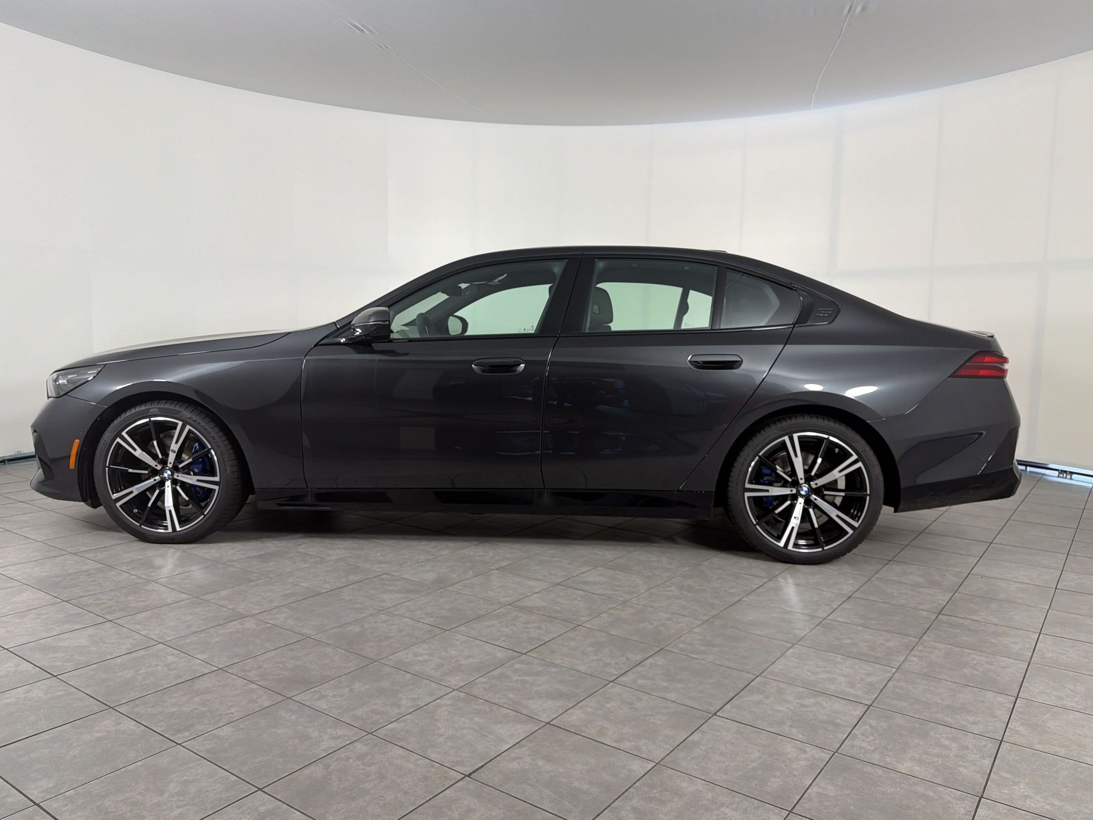 New 2026 BMW 530i w/ M Sport Package RWD image 2
