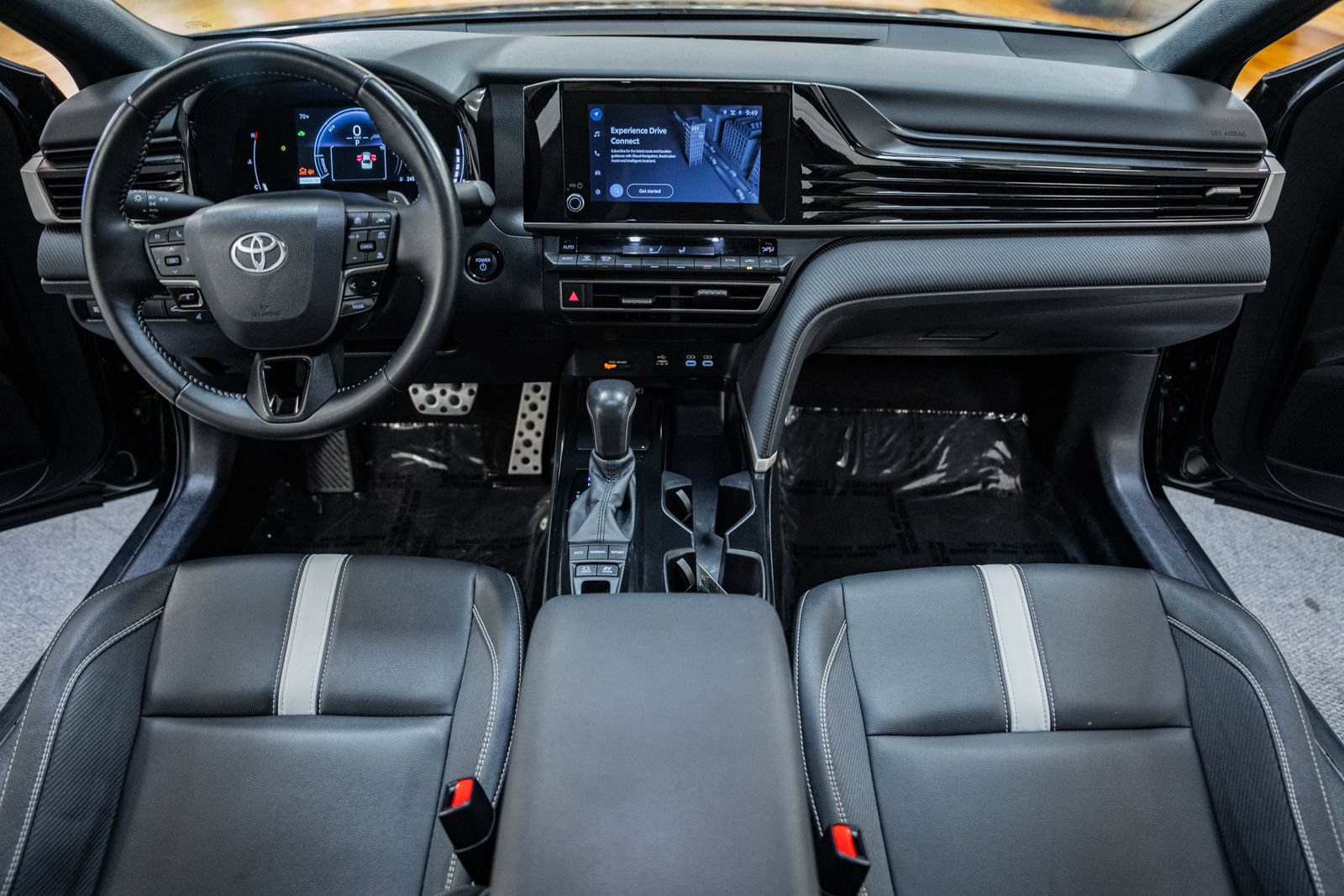 Used 2025 Toyota Camry SE FWD image 15